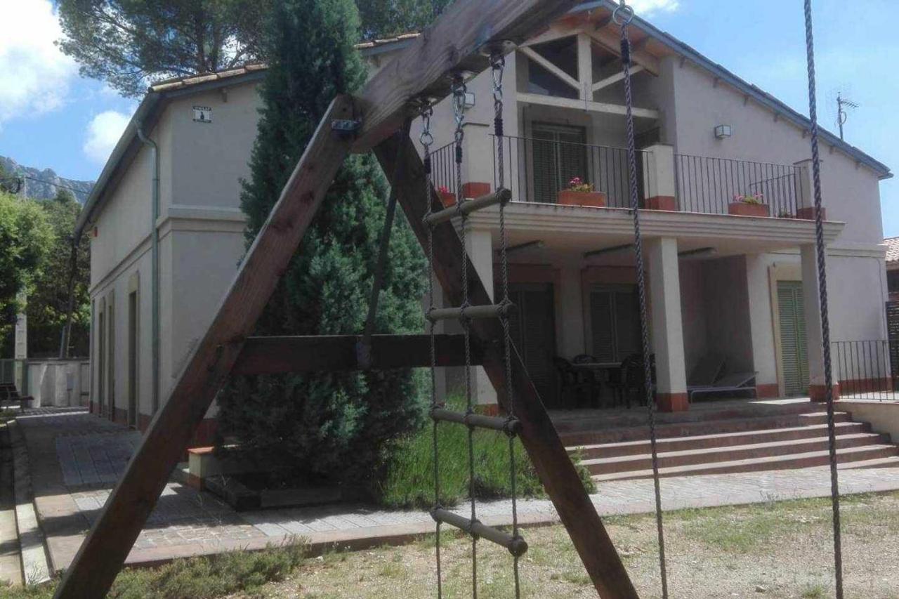 Xalet De La Muntanya El Brucmontserrat Bagian luar foto